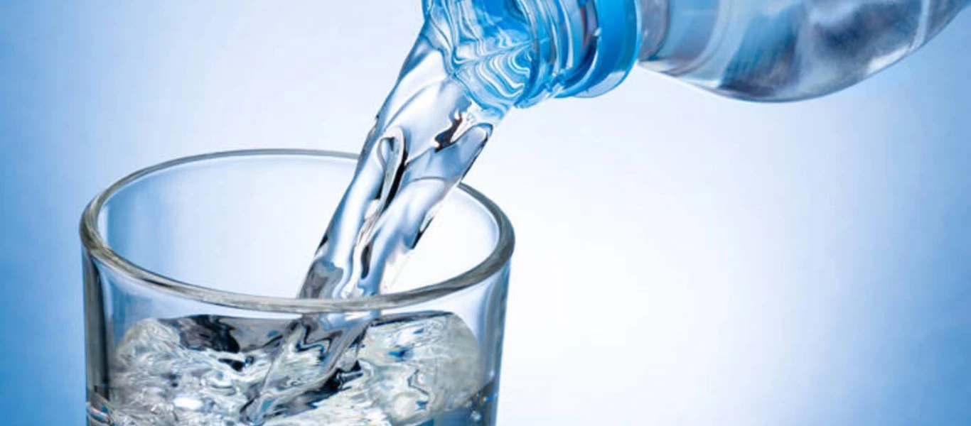 Δείτε πως το νερό βοηθά στην πρόληψη της ουρολοίμωξης